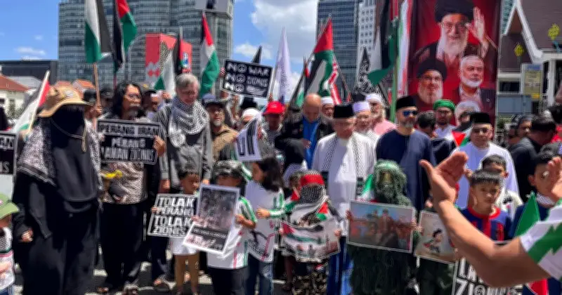 Lebih 2,000 Berkumpul di Kedutaan AS Sokong Palestin, Bunga Putih Peringati Khamenei