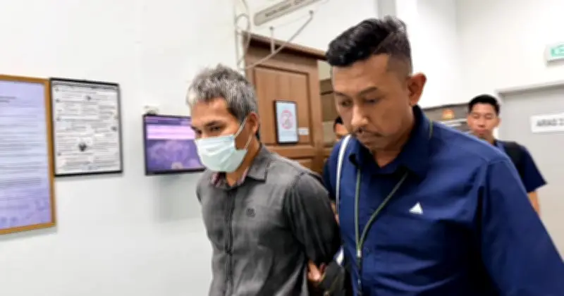 Lelaki Dipenjara 10 Bulan, Denda RM50,000 Atas Komen Facebook Mengenai Kematian Pak Lah