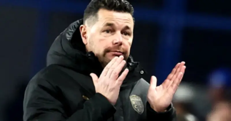 Lens Bantah Cadangan Penjadualan Semula Perlawanan Penting Menentang PSG