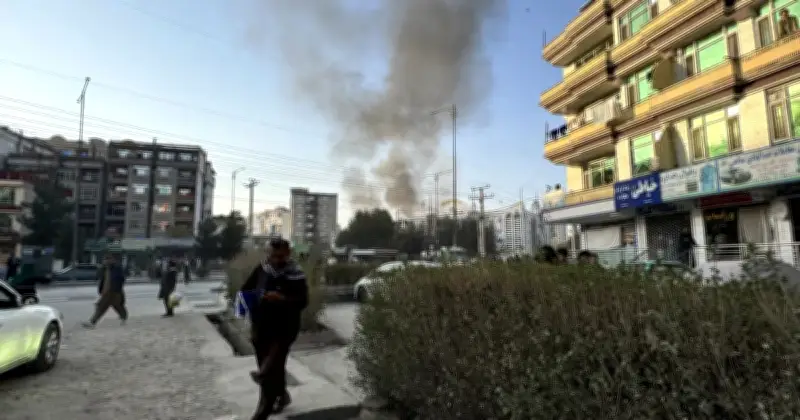 Letupan dan Tembakan di Kabul: Pasukan Afghanistan Tembak Pesawat Pakistan