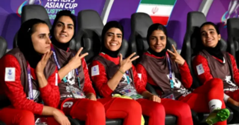 Lima Ahli Pasukan Bola Sepak Wanita Iran Kembali Ke Negara Asal Selepas Diberi Suaka Australia