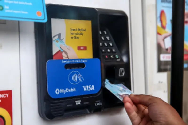 Malaysia Hadkan Kad Kredit dan Debit Asing untuk Beli RON95 bagi Cegah Penyalahgunaan Subsidi