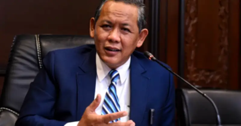 Menteri Besar Negeri Sembilan Minta Maaf Atas Kenderaan Rasmi Melanggar Lampu Isyarat