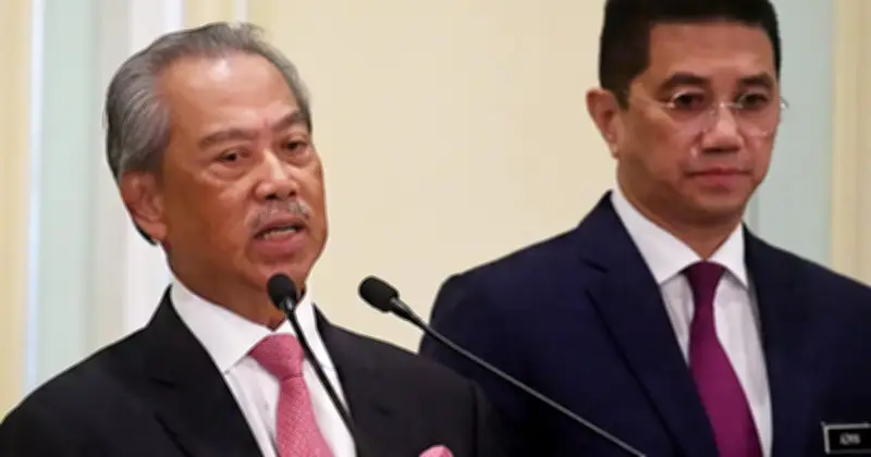 Muhyiddin Nafi Azmin Punca Kekacauan Dalam Bersatu