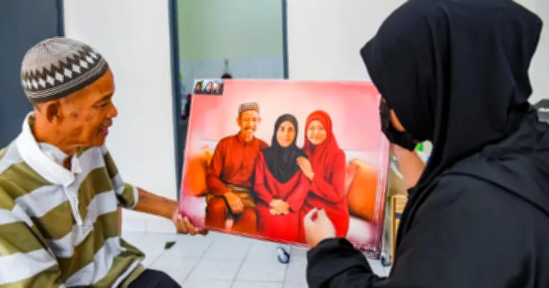 'Pakcik Air Balang' Hadapi Aidilfitri Pertama Tanpa Isteri Tersayang