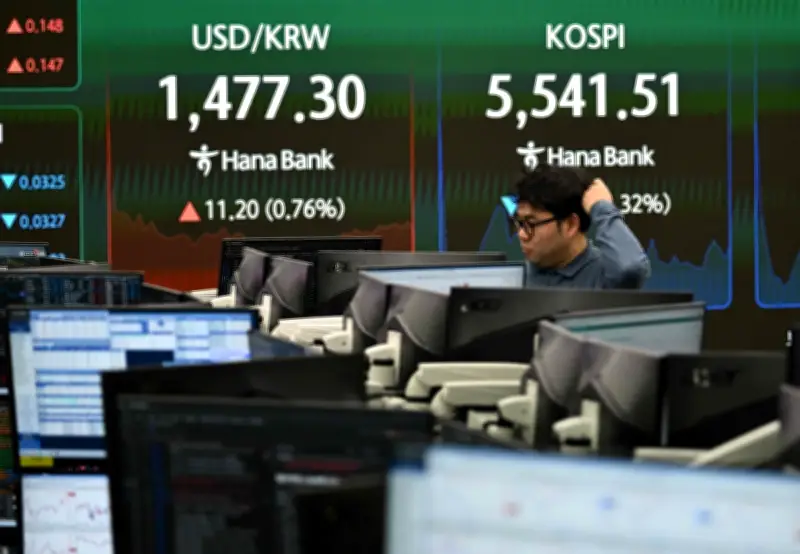 Pasaran Saham Asia Runtuh, Dagangan Seoul Dihentikan Selepas Jatuh 12%