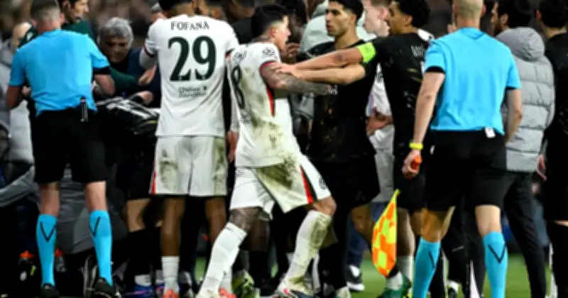 Pedro Neto Minta Maaf Selepas Dorong Budak Bola dalam Kekalahan Chelsea kepada PSG