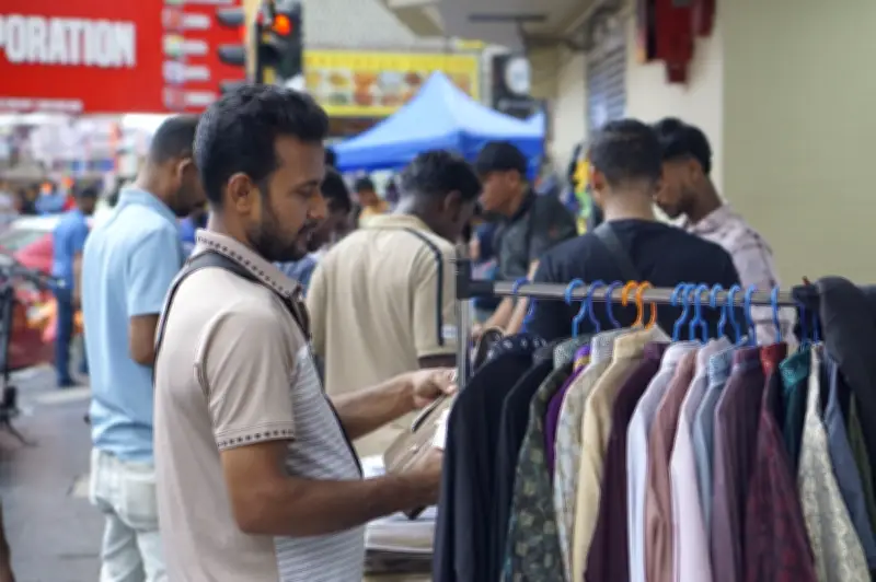 Pekerja Bangladesh Cipta 'Rumah' di KL Sempena Aidilfitri Meski Jauh dari Keluarga