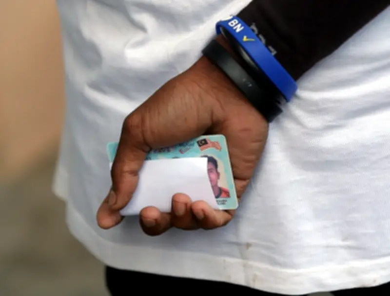 Pekerja Gerai Burger Didenda RM500 Kerana Buat Laporan Polis Palsu Hilang MyKad