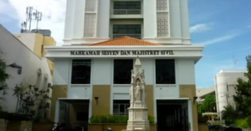 Pelancong Jerman Didenda RM3,000 Selepas Mengaku Tendang Polis di Georgetown