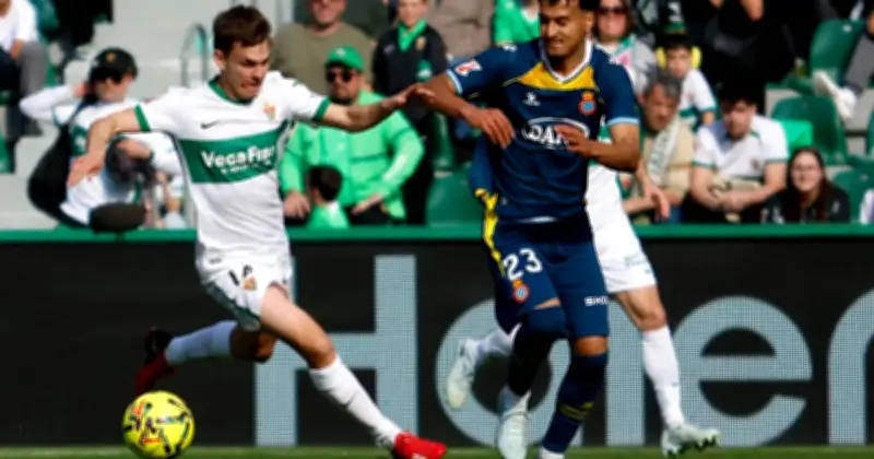 Pemain Elche, Rafa Mir Dituduh Ucapkan Kata-Kata Rasis kepada Omar El Hilali