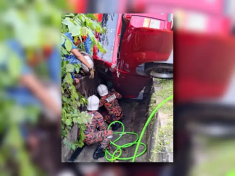 Pemandu Maut Selepas Isuzu D-Max Terbabas Masuk Parit di Sandakan