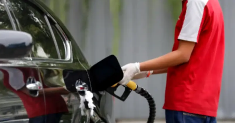 Pemandu Myanmar Berebut Minyak Akibat Perang Timur Tengah Ganggu Bekalan