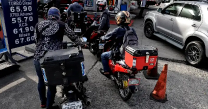 Pembelian Panik Landa Filipina Sebelum Kenaikan Harga Minyak Drastik