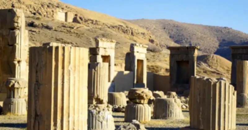 Pengajaran Hidup Bersama dari Tamadun Parsi Kuno untuk Malaysia Moden