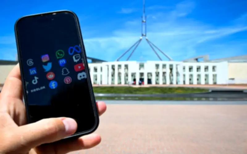 Pengawal Selia Australia Siasat Facebook, YouTube Atas Larangan Media Sosial Remaja