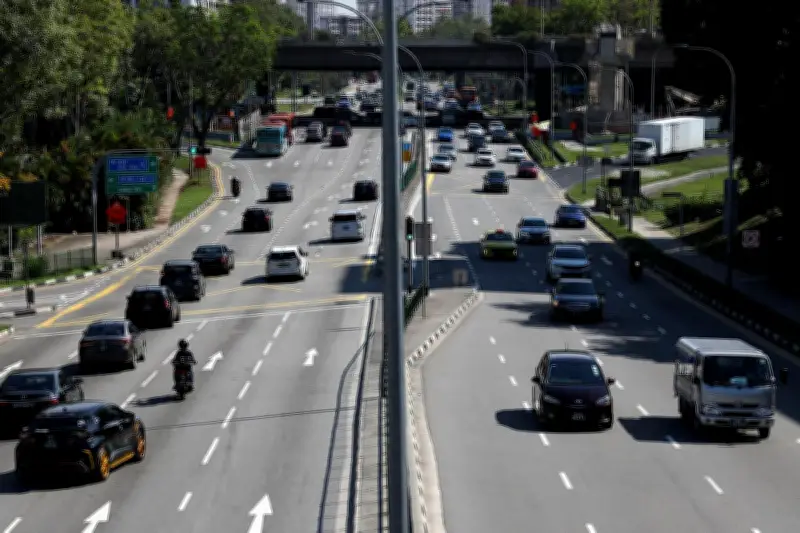 Penunggang Motosikal Singapura Dipenjara dan Sebat Kerana Gigit Telinga Mangsa dalam Pergaduhan Jalan Raya