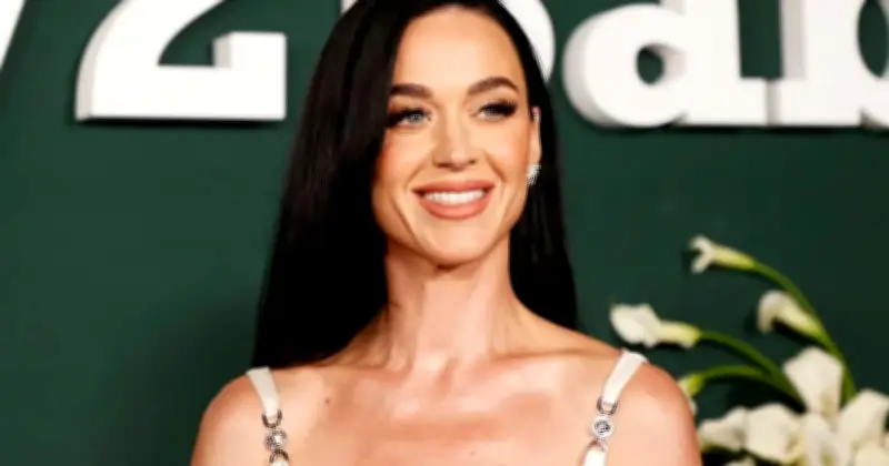 Perancang Fesyen Australia Menang Pertikaian Cap Dagangan Daripada Penyanyi Katy Perry