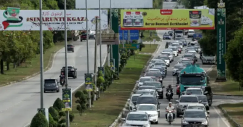 Perjalanan 20 Jam ke Kelantan: Simbol Cinta atau Isyarat Infrastruktur yang Gagal?