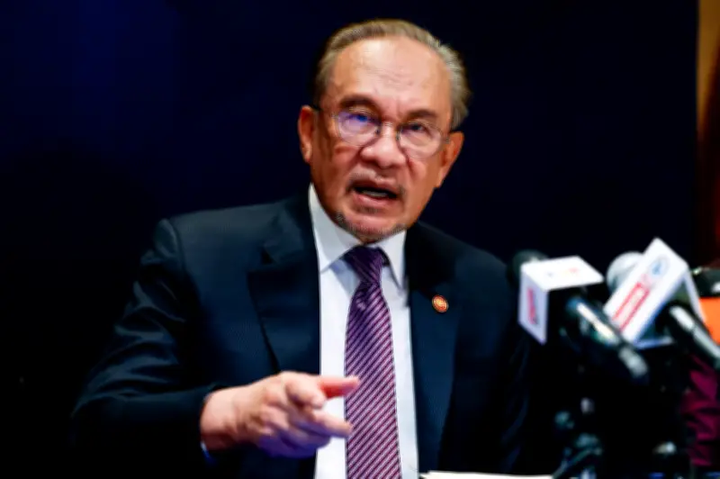 PM Anwar Ibrahim Sampaikan Takziah Atas Pemergian Naib Presiden Ke-6 Indonesia Try Sutrisno