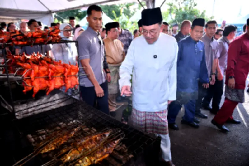 PM Anwar Sertai Majlis Iftar MADANI di UMS dalam Lawatan Penuh ke Sabah