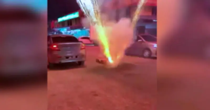 Polis Johor Tangkap Lelaki 21 Tahun dalam Siasatan Bunga Api Dinyalakan di Jalan