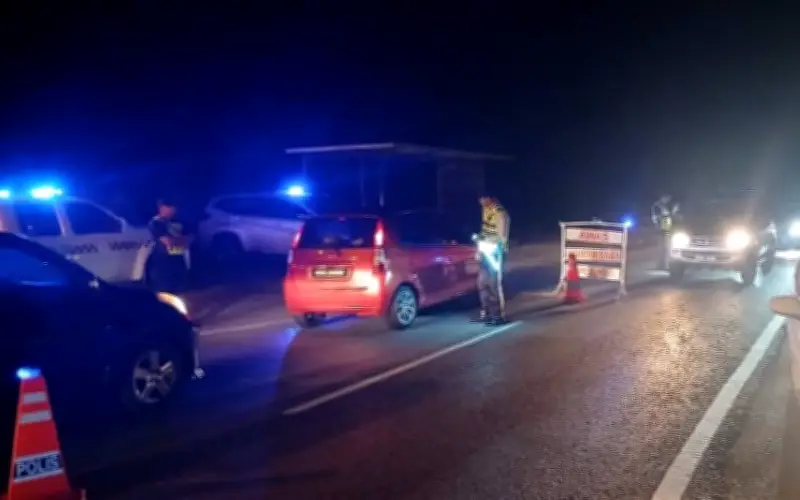 Polis Malaysia Isu 19 Saman Trafik dalam Operasi Pencegahan Jenayah Dua Malam di Bau