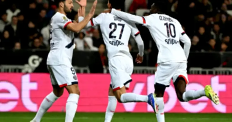 PSG 'Malam Sempurna' Tewaskan Nice 4-0, Kembali Puncak Ligue 1