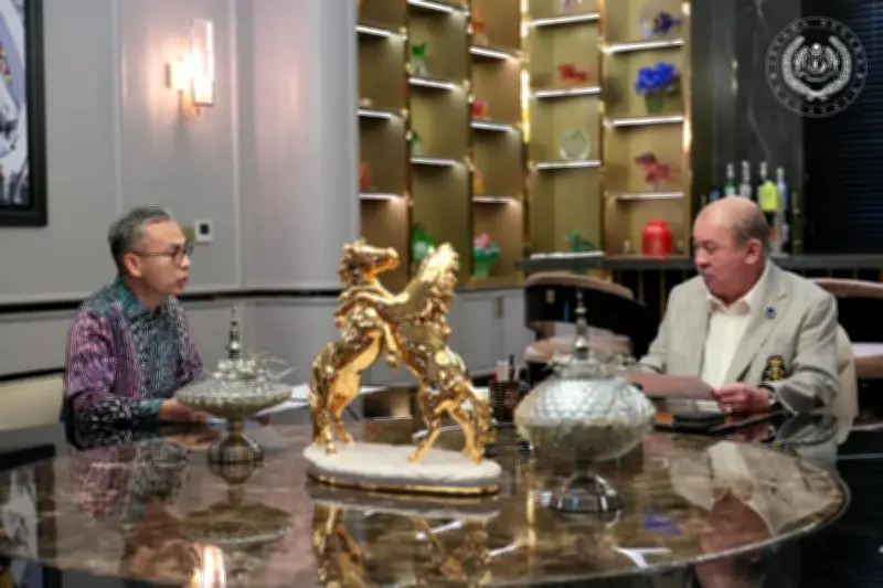 Raja Malaysia Terima Taklimat Akta Keselamatan Dalam Talian 2025 Lindungi Kanak-Kanak