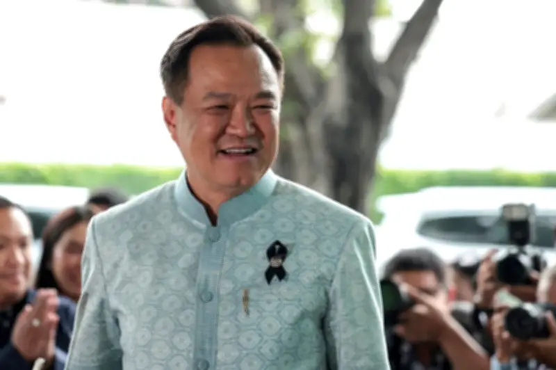 Raja Thailand Buka Parlimen Sementara Pilihan Raya Dihujani Cabaran Mahkamah