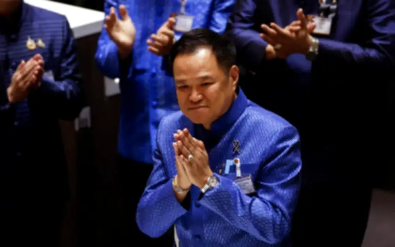 Raja Thailand Sahkan Kabinet Baharu Pimpinan Perdana Menteri Anutin