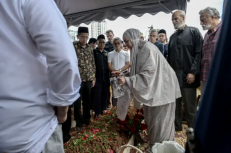 Royal Professor Syed Muhammad Naquib al-Attas Dikebumikan di Tanah Perkuburan Islam Bukit Kiara