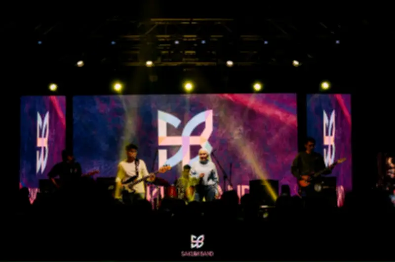 Sakura Band Lancar Lagu Raya Indie 'Raya di Kampung' Penuh Nostalgia Kampung Halaman