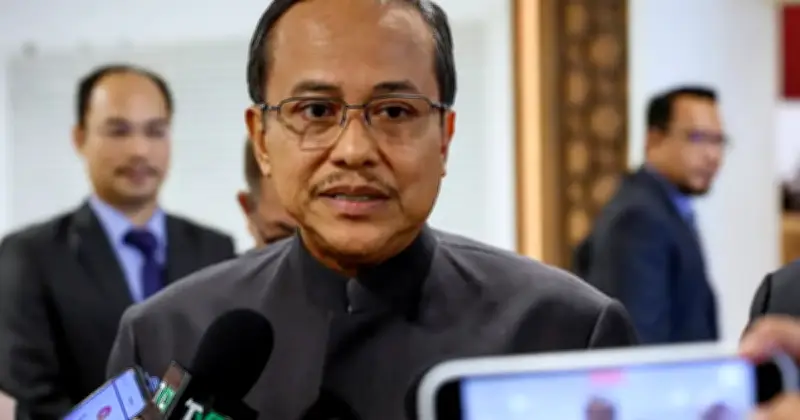 Samsuri Mokhtar di Kerusi Panas Pengerusi PN: Cabaran Dalaman dan Ambisi Putrajaya