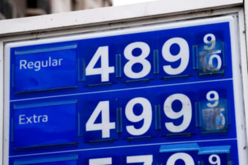 Serangan Ke Atas Iran Tekan Harga Minyak Global, Bukan Rejim Tehran