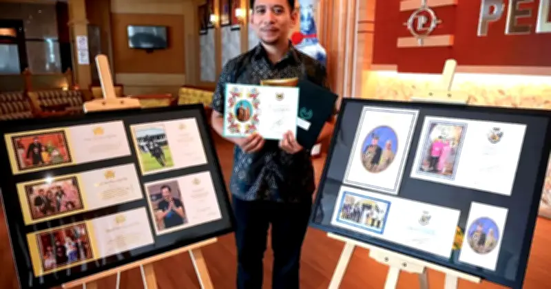 Siswa Cipta Kad Raya, Guru Kumpul 400 Kad Penuh Makna