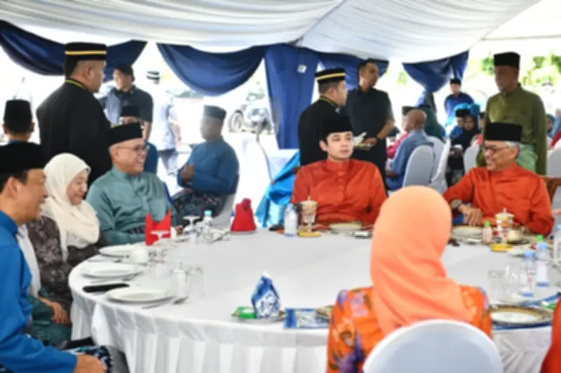 Sultan Abdullah dan Kerabat Diraja Pahang Sertai Sambutan Aidilfitri Penganjuran MB Wan Rosdy