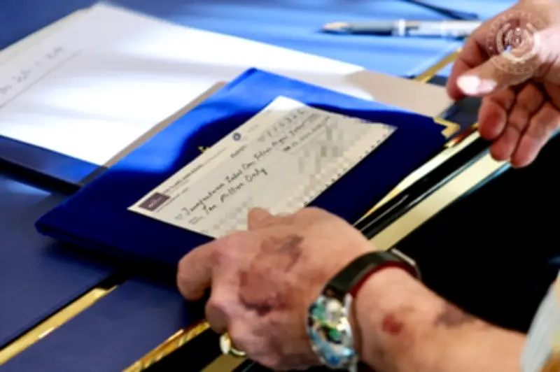 Sultan Ibrahim Bayar Zakat RM10 Juta kepada Majlis Agama Islam Johor