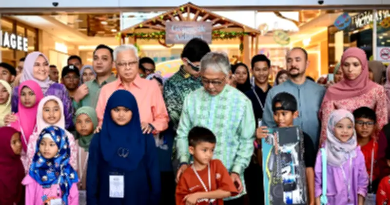 Sultan Pahang Santuni 102 Anak Yatim YKM, Ismail Sabri Umum Bantuan Raya RM200,000