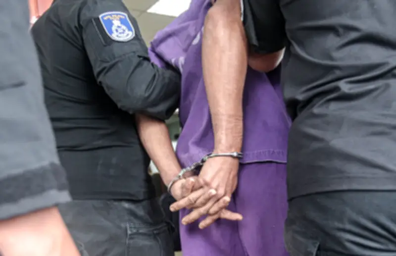 Tangan Diborgol atau Tidak? Perdebatan Mengenai Penggunaan Borgol Terhadap Tertuduh di Mahkamah