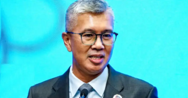 Tengku Zafrul Ingatkan Rakyat Bersedia Hadapi Kenaikan Harga Import