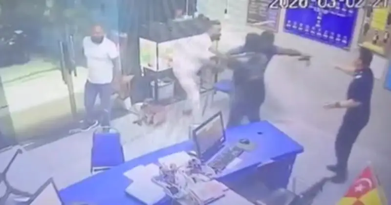 Tiga Lelaki Didakwa Bergaduh di Balai Polis Meru, Mohon Dibicarakan