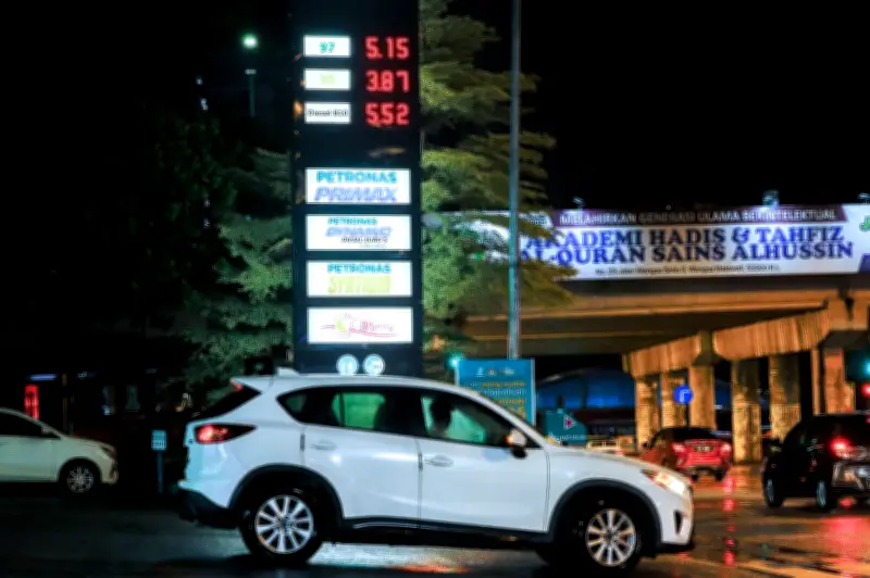 Tiga Warganegara Thailand Ditahan Cubaan Seludup Minyak ke Thailand