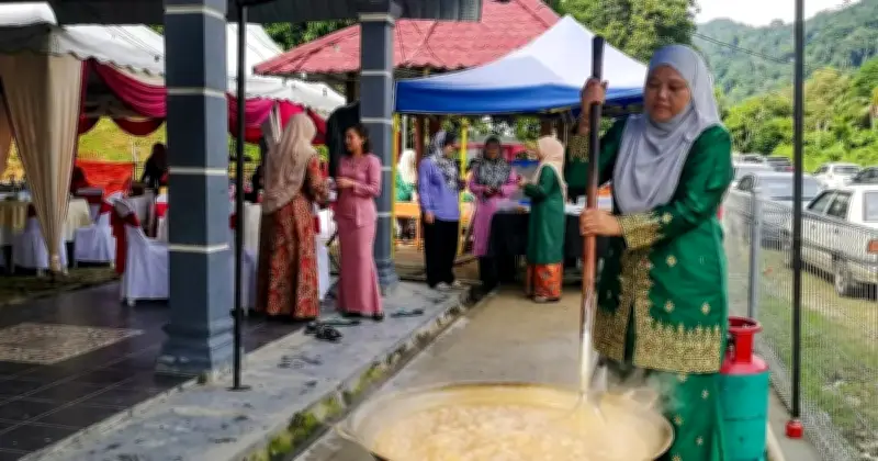 Tradisi Membuat Dodol Raya Masih Dipertahankan di Kampung Keru
