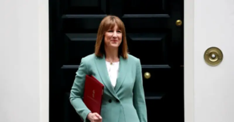 UK Pertimbang Sokongan Sasaran Untuk Isi Rumah Tatkala Kos Tenaga Melonjak