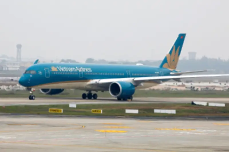 Vietnam Airlines Gantung Penerbangan Domestik Akibat Kekurangan Bahan Api