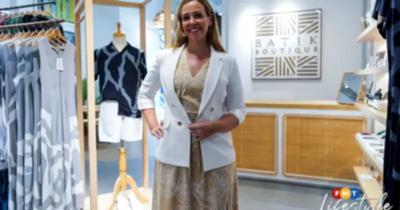 Warga Amerika Bina Kehidupan Masyarakat Melalui Batik Malaysia