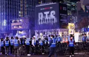 260,000 Pemuja BTS Banjiri Seoul untuk Konsert Kemunculan Semula Sejarah