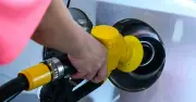 Kerajaan Tetap Pertahankan Harga RON95 RM1.99 Seliter Meskipun Ketidaktentuan Global