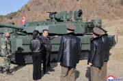 Kim Jong Un Pamer Kereta Kebal Baharu dalam Latihan Ketenteraan Besar-besaran Korea Utara